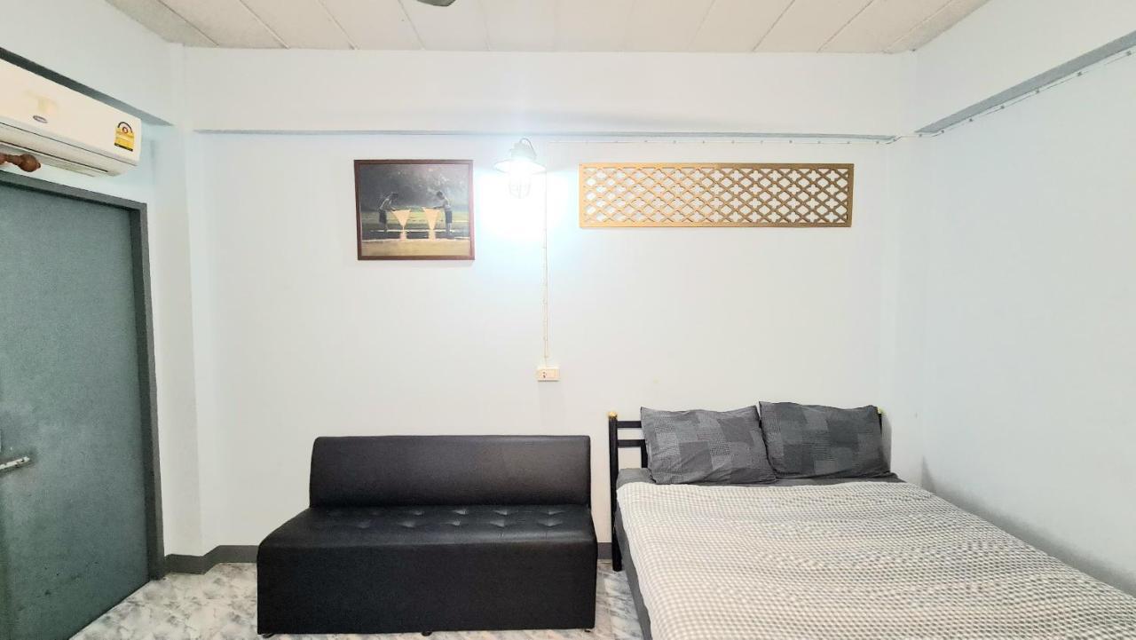 Panmanee Apartment Bangkok Exterior photo